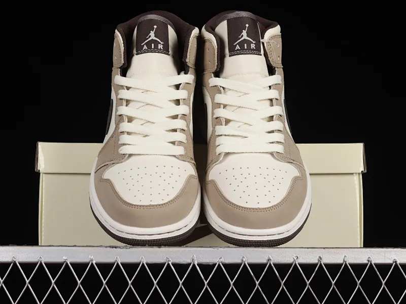 All categories Air Jordan Jordan series basketball shoes Air Jordan 1 Mid Air Jordan 1 Mid OG SP AJ1 Joe 1 customized model Zhongbang basketball shoes 554766-003